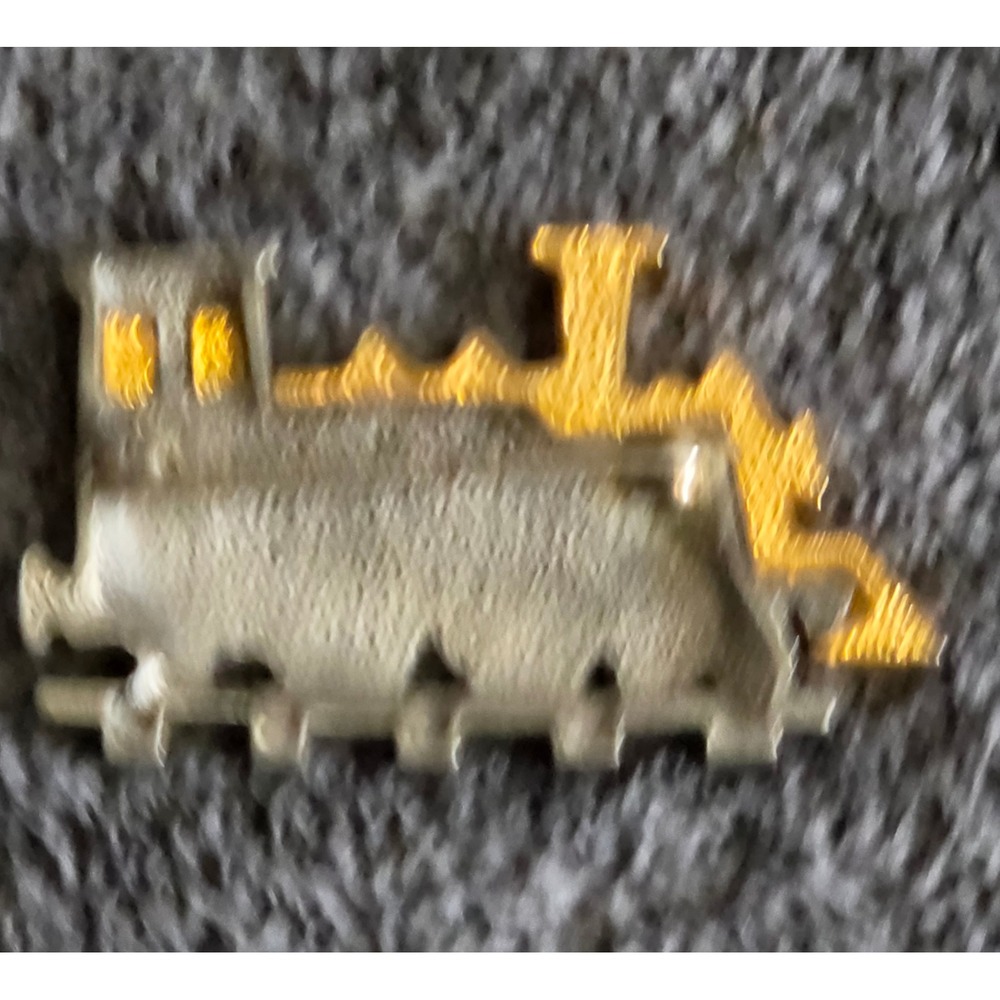 Vintage Two Tone Silver Gold Steam Engine Locomotive Train‎ Pin Brooch Novelty - Picture 4 of 6